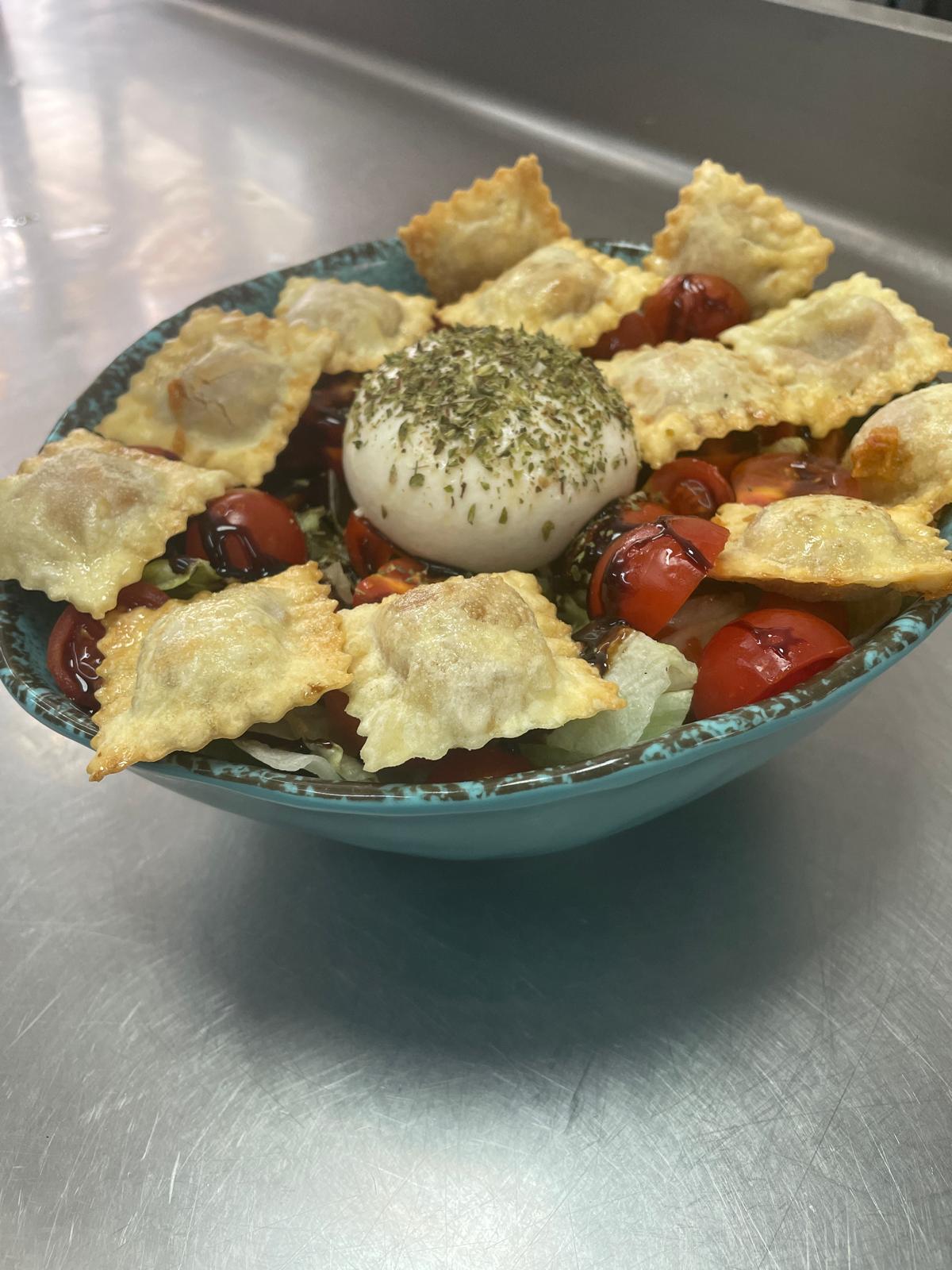 Ensalada con burrata